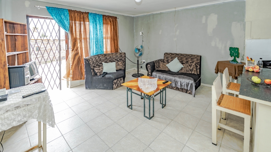 2 Bedroom Property for Sale in Hillcrest Heights Western Cape